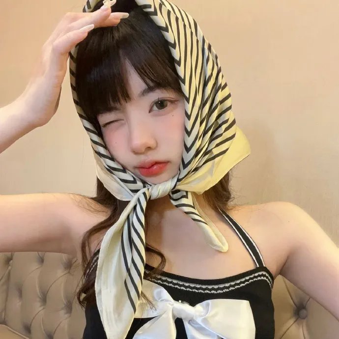 滑板女孩